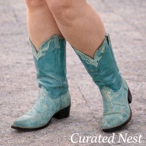 Twisted X Turquoise leather with gold accents western boots 8.5-9 C WIDE women’s